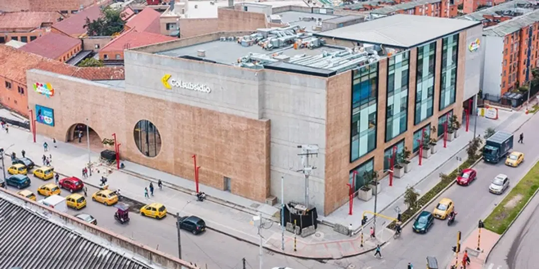 img-escenarios-bloc-plaza-de-las-americas.webp