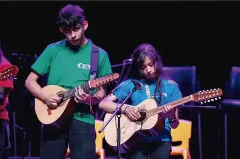 img-1-carrusel-musica-ninos-jovenes.webp
