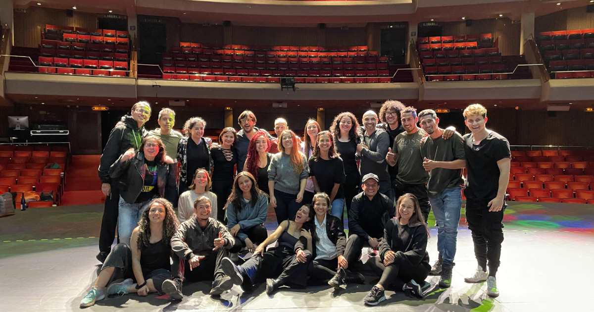 Grupo de estudiantes del programa de Actuación y Dramaturgia en el Teatro Colsubsidio 