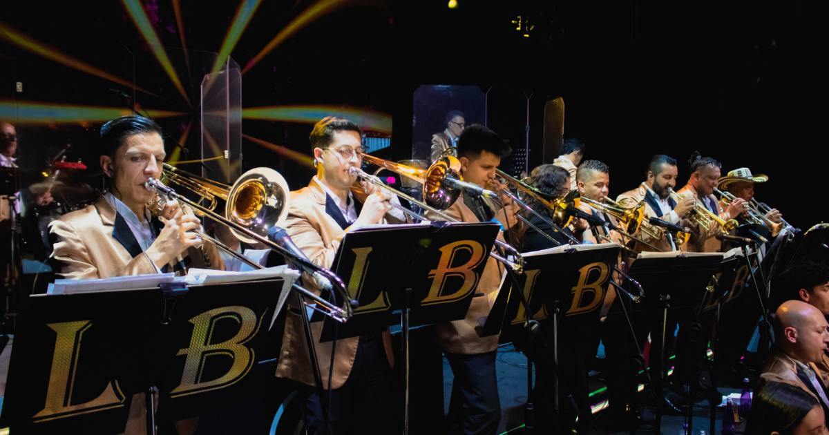 Orquesta de Lucho Bermúdez en vivo en el Teatro Colsubsidio.